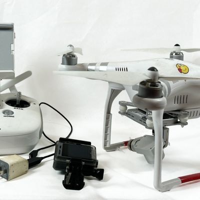 Sale Photo Thumbnail #66: DJI PHANTOM 3 DRONE, REMOTE & GO PRO