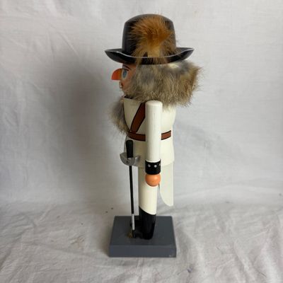 3199 Vintage 1995 Austrian White Musketeer Nutcracker