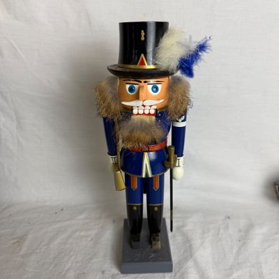 3198 Vintage 1997 Blue Guardsman Nutcracker