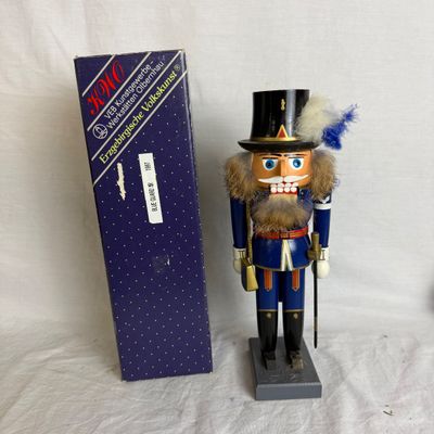 3198 Vintage 1997 Blue Guardsman Nutcracker