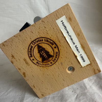 3194 Vintage Holzkunst Christian Ulbricht Hofbrauhaus Man 1999