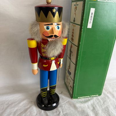 3189 Vintage 1990 Nusskknocker Handerbelt Toy Solder