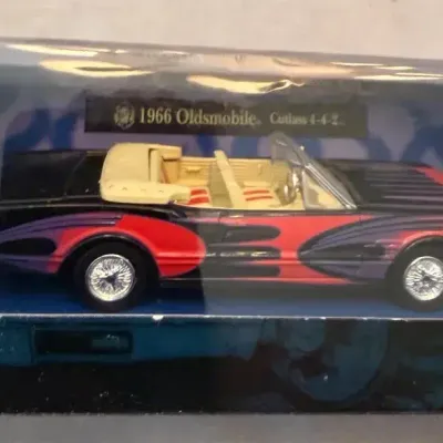 NewRay Xtreme Machines 1966 Oldsmobile Cutlass 4-4-2 Convertible 1:43 Diecast Boxed