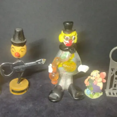 Clowning Around, Figures From The Bar