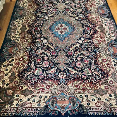Wool Hand-woven Persian Area Rug - 120x80 Inches