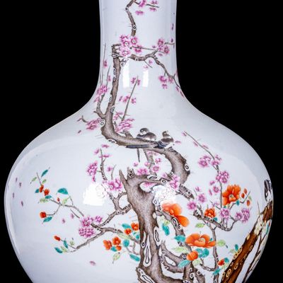 Sale Photo Thumbnail #101: Large Chinese Famille Rose Porcelain Bottle Vase