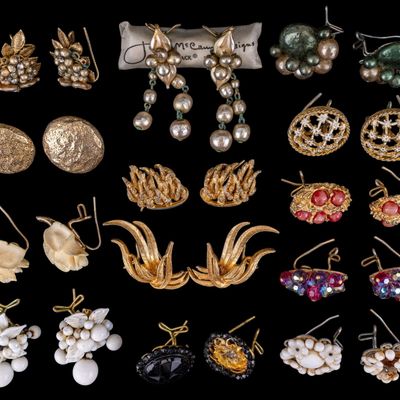 Sale Photo Thumbnail #468: Vintage Wing Back Earrings
