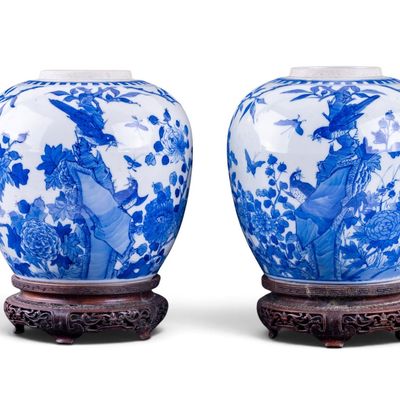 Sale Photo Thumbnail #189: Pair of Chinese Blue and White Ginger Jars