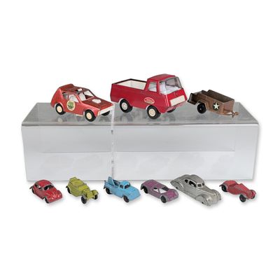 Sale Photo Thumbnail #159: 9pc Collection of Tonka and Tootsietoy Die-Cast Vehicles