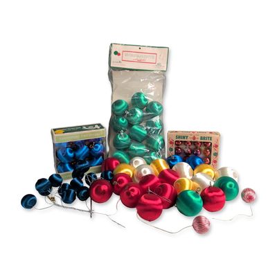 Sale Photo Thumbnail #412: 30pc Collection of Vintage Shiny Brite and Satin Ornaments
