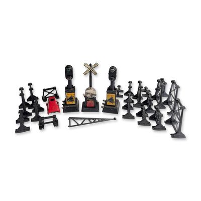 Sale Photo Thumbnail #398: 23pc Lionel and Louis Marx  & Co. O Gauge Model Railroad Accessories