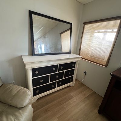 Sale Photo Thumbnail #75
