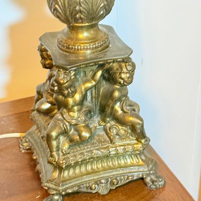 LOT 184: Vintage Metal Table Lamp with Cherubs