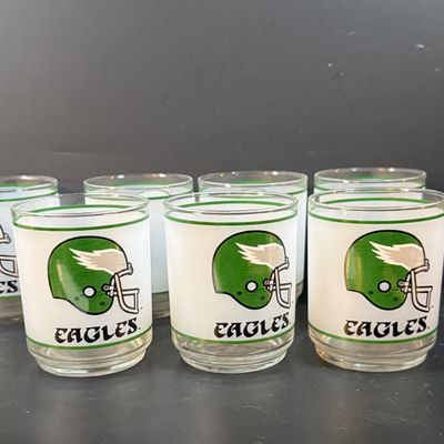 LOT 267: Collection of 10 Philadelphia Eagles Football Mobil Oil Souvenir Drinking Glasses