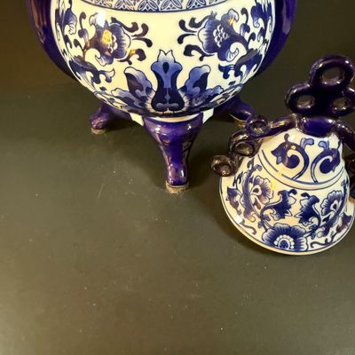 LOT 245: Set of 2 Bombay Blue Porcelain Lidded Urn with Handles