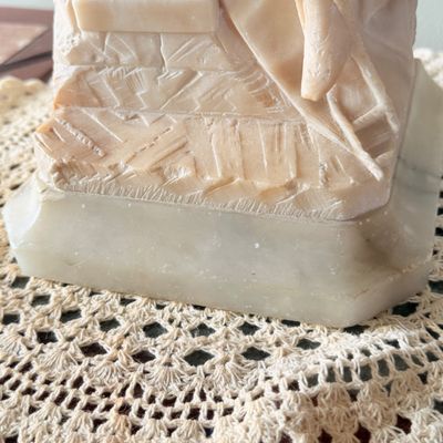 LOT 171: Vintage Carved Alabaster Romeo and Juliet Figural Table Lamp