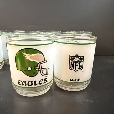 LOT 266: Collection of 10 Philadelphia Eagles Football Mobil Oil Souvenir Drinking Glasses