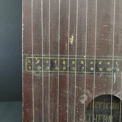 LOT 111: Vintage American Zithern Musical Instrument