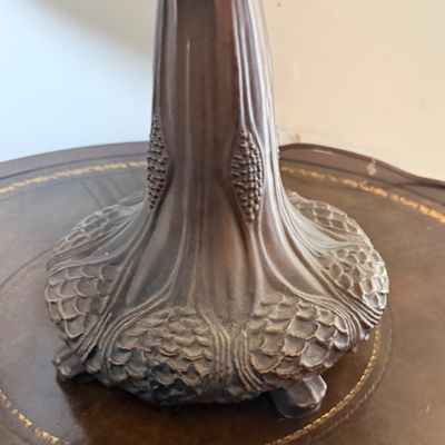 LOT 163: Tiffany Style Table Lamp
