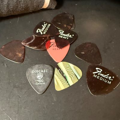 LOT 3: Vintage Band and Music T-Shirts - Yellow Card, Social Diststortion and Guitar Picks
