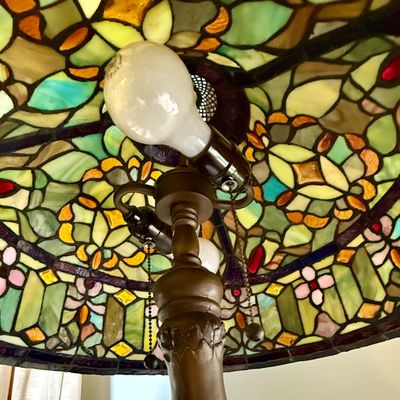 LOT 163: Tiffany Style Table Lamp