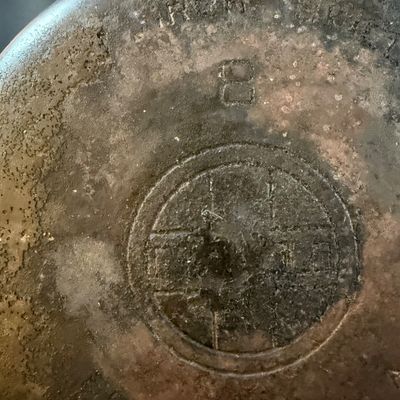 LOT 270: Set of 2 Cast Iron Frying Pans Including a Grizwold 8"