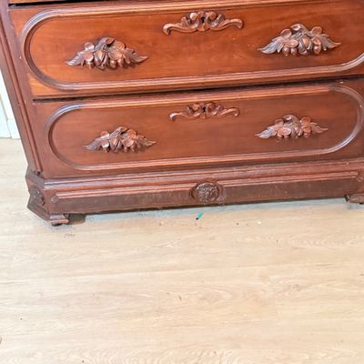 LOT 178: Antique/Vintage Victorian Style Marble Top Vanity Dresser