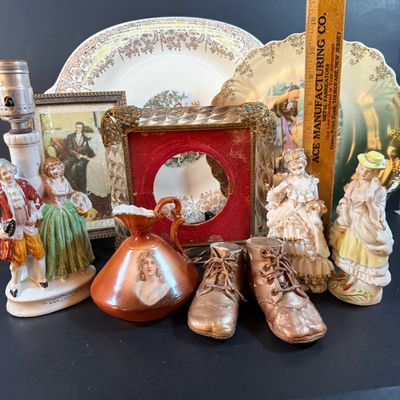 LOT 248: Victorian Inspired Collection of Plates, Figurines, Lamp and More