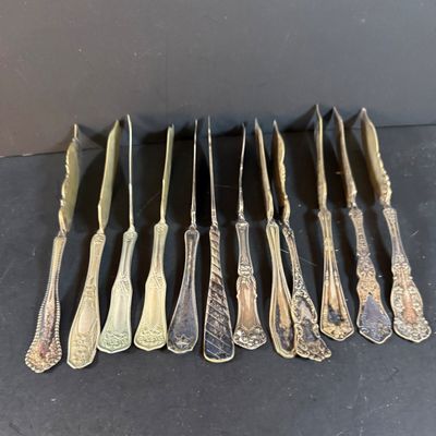 Lot 269: Large Collection of Vintage Silver-Plated Butter Knives & Spreaders