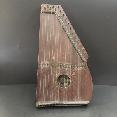 LOT 111: Vintage American Zithern Musical Instrument