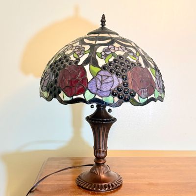 LOT 177: Tiffany Style Floral Stain Glass Table Lamp