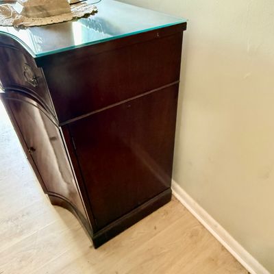 Lot 170: Vintage Mahogany Serpentine Sideboard with Glass Top