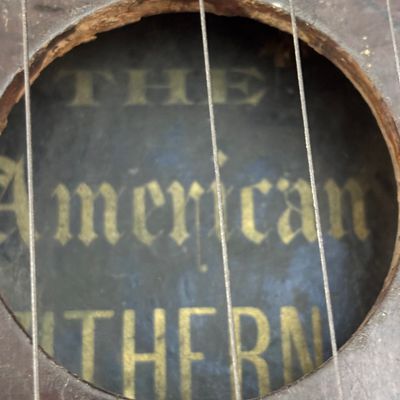 LOT 111: Vintage American Zithern Musical Instrument