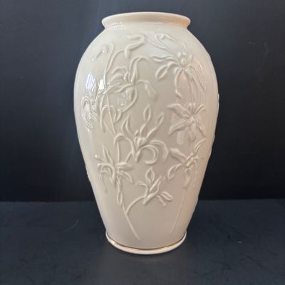 LOT 93: Antique Reflection by I. Godinger & Co. Porcelain Butterfly Basket, Lenox Masterpiece Collection Vase, Pedestal Urn Vases,...
