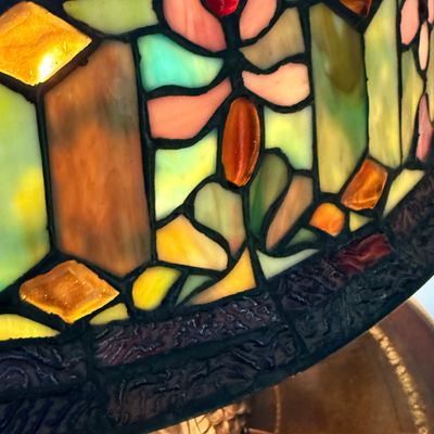 LOT 163: Tiffany Style Table Lamp