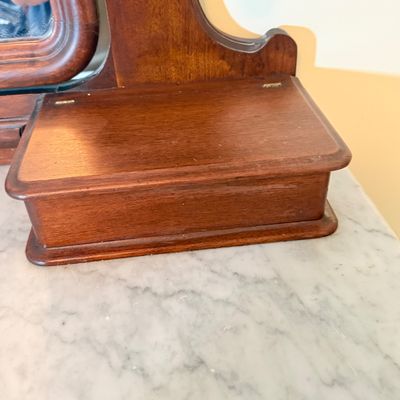 LOT 178: Antique/Vintage Victorian Style Marble Top Vanity Dresser