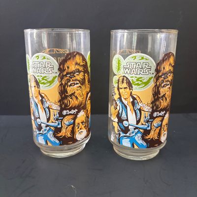 LOT 89: Vintage 1977 Star Wars Burger King Coca-Cola Glasses: Darth Vade & Han Solo w/Chewbacca