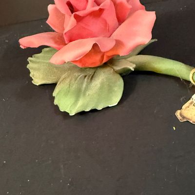 LOT 260: Set of 2 Capodimonte Porcelien Roses on a Mirrored Vanity Tray with Ceramic Roses