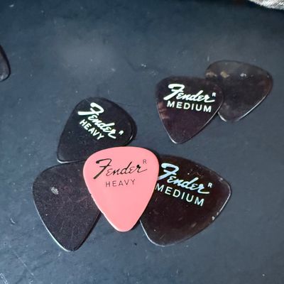 LOT 3: Vintage Band and Music T-Shirts - Yellow Card, Social Diststortion and Guitar Picks