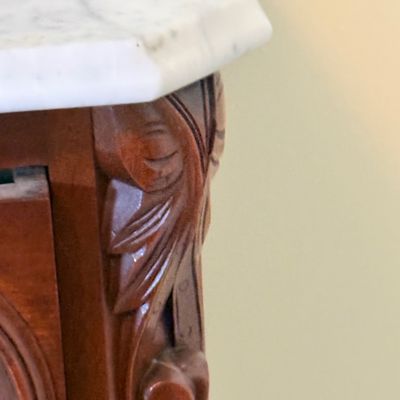 LOT 178: Antique/Vintage Victorian Style Marble Top Vanity Dresser