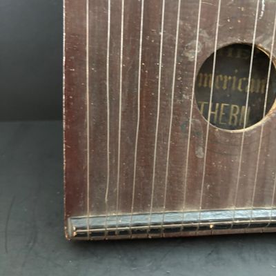 LOT 111: Vintage American Zithern Musical Instrument