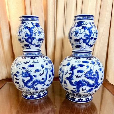 LOT 174: Vintage Blue and White Large Bombay Double Gourd Vase