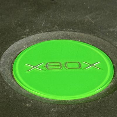 LOT 2: Original Xbox Game Console