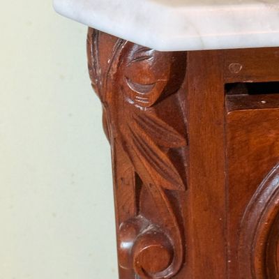 LOT 178: Antique/Vintage Victorian Style Marble Top Vanity Dresser
