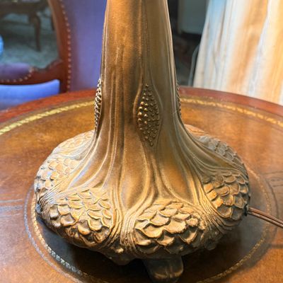 LOT 163: Tiffany Style Table Lamp