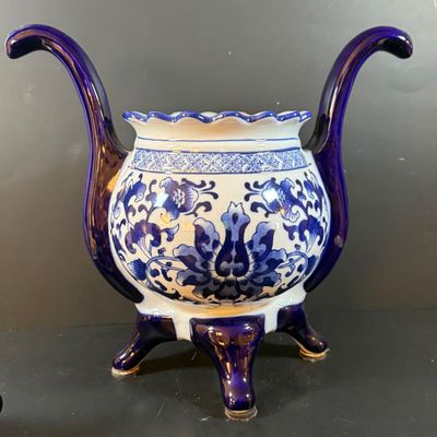 LOT 245: Set of 2 Bombay Blue Porcelain Lidded Urn with Handles