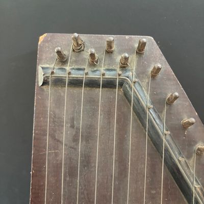 LOT 111: Vintage American Zithern Musical Instrument