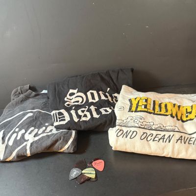 LOT 3: Vintage Band and Music T-Shirts - Yellow Card, Social Diststortion and Guitar Picks