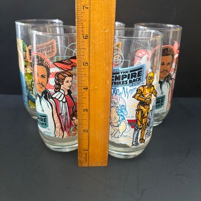 LOT 88: Vintage 1980 Star Wars the Empire Strikes Back Burger King Glasses - Set of 5