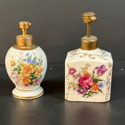 LOT 261: Mirrored Vanity Tray with Perfume Bottlers Perfume and More